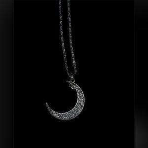 Moon Pendant Necklace Jojo & Lin